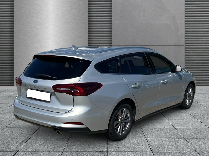Ford Focus Winterpaket+LED+RFK