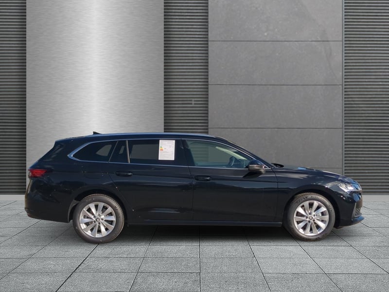Skoda Superb Combi 2.0 TDI DSG Selection AHK+NAVI+KAM+EL.HECKKL...