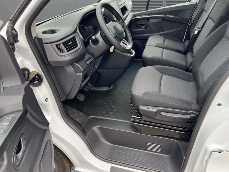 Renault Trafic dCi 130 L2H1 3,0t AHK GJR SHZ