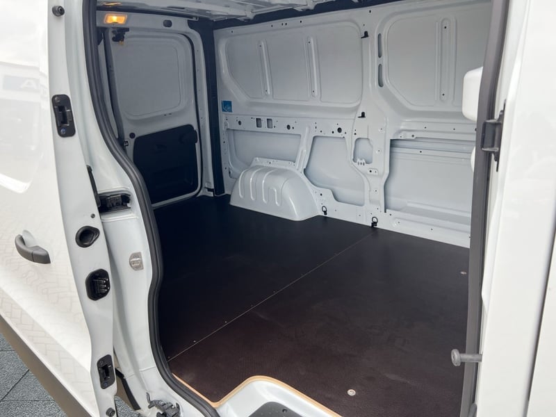 Renault Trafic dCi 130 L2H1 3,0t AHK GJR SHZ