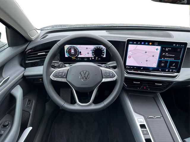 Volkswagen Passat Variant DSG+AHK+PANO+NAVI+ACC