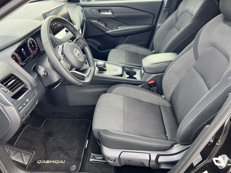 Nissan Qashqai 1.3 DIG-T CVT N-Connecta+Winterpaket+360° Kamera