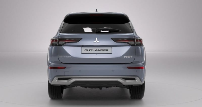 Mitsubishi Plug-in Hybrid Outlander 2.4   Diamant TOP