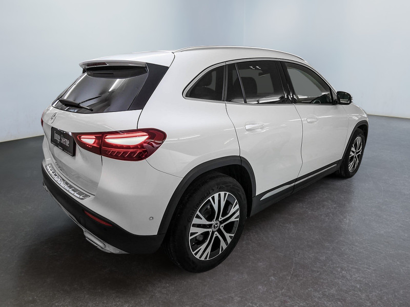 Mercedes-Benz GLA 180