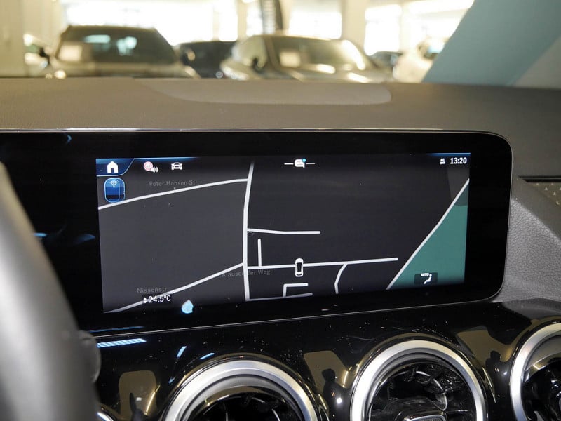 Mercedes-Benz GLA 180