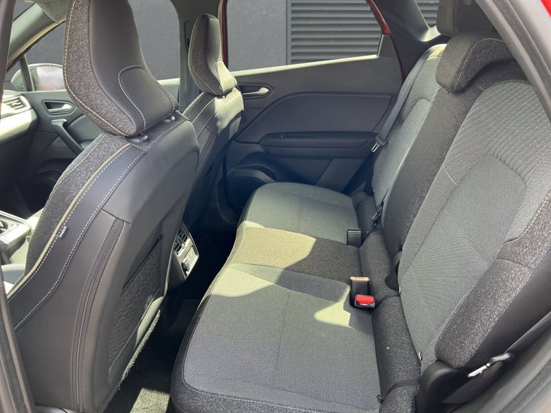 Renault Captur TCe 140 Techno SHZ+NAVI+RFK+LED
