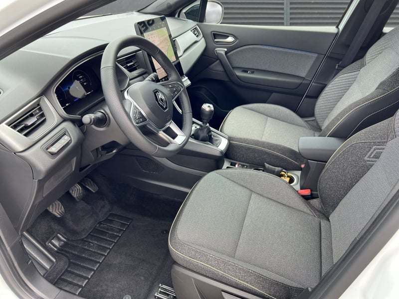 Renault Captur TCe 140 Techno SHZ+NAVI+RFK+LED