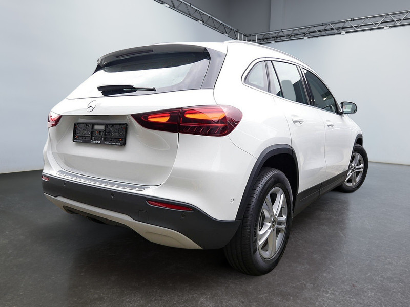 Mercedes-Benz GLA 220
