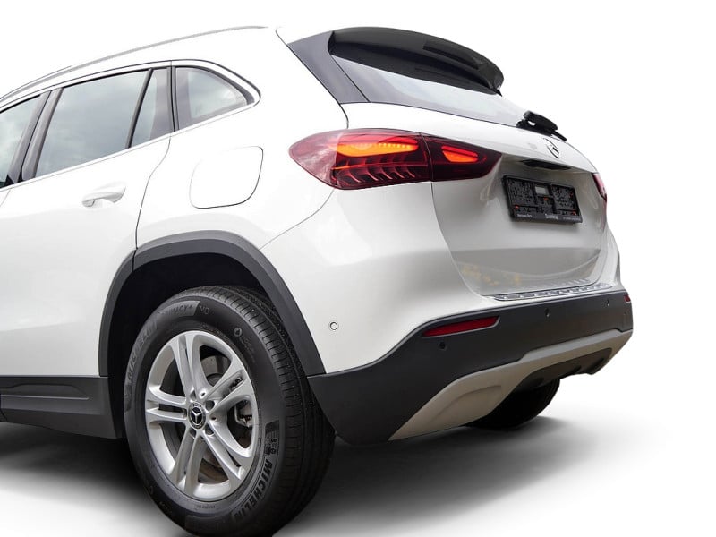 Mercedes-Benz GLA 220