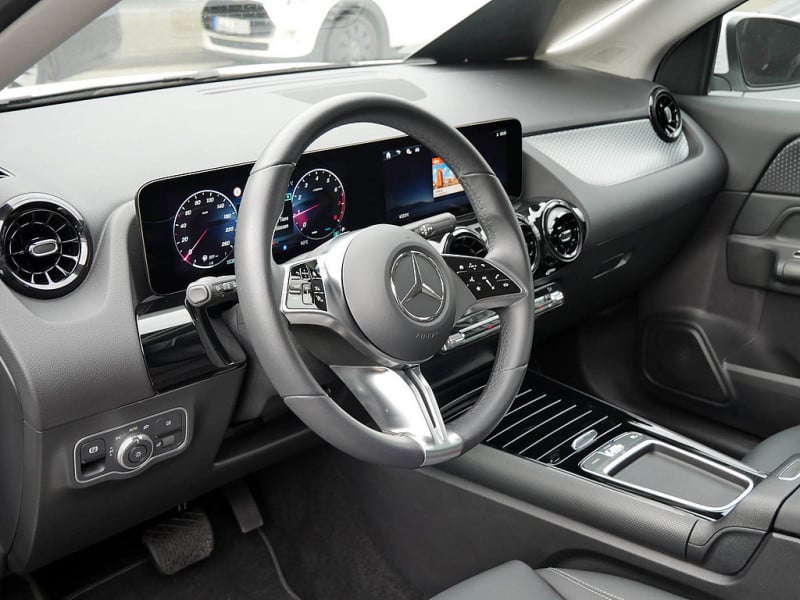 Mercedes-Benz GLA 220