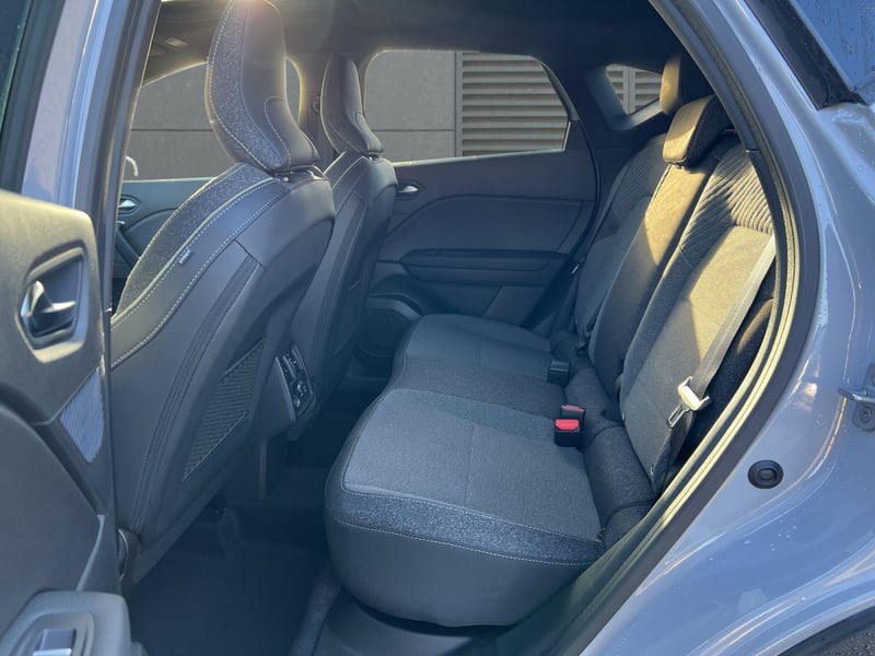 Renault Captur TCe 155 EDC Techno Schiebedach+LED+RFK