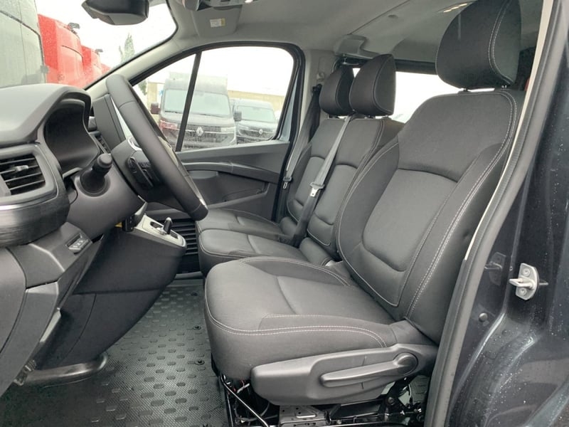Renault Trafic DoKa dCi 170 AT9 L2H1 Extra 3.0t AHK PDC LED