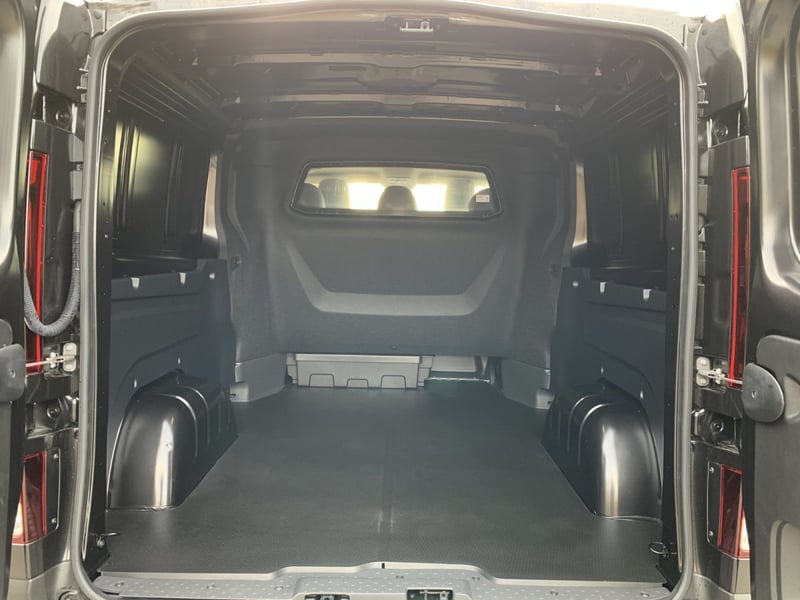 Renault Trafic DoKa dCi 170 AT9 L2H1 Extra 3.0t AHK PDC LED