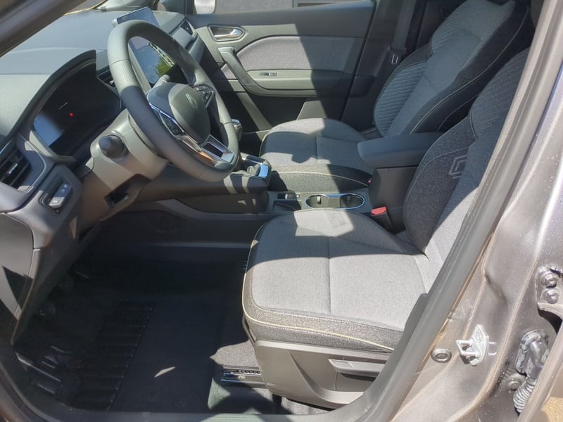Renault Captur TCe 140 Techno SHZ LKHZ