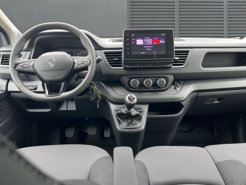 Renault Trafic dCi 150 L2H1 3,0t Grand Equilibre+Rollstuhlbefestigung