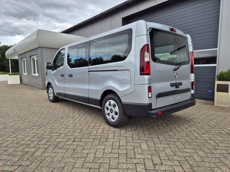 Renault Trafic dCi 150 L2H1 3,0t Grand Equilibre+Rollstuhlbefestigung
