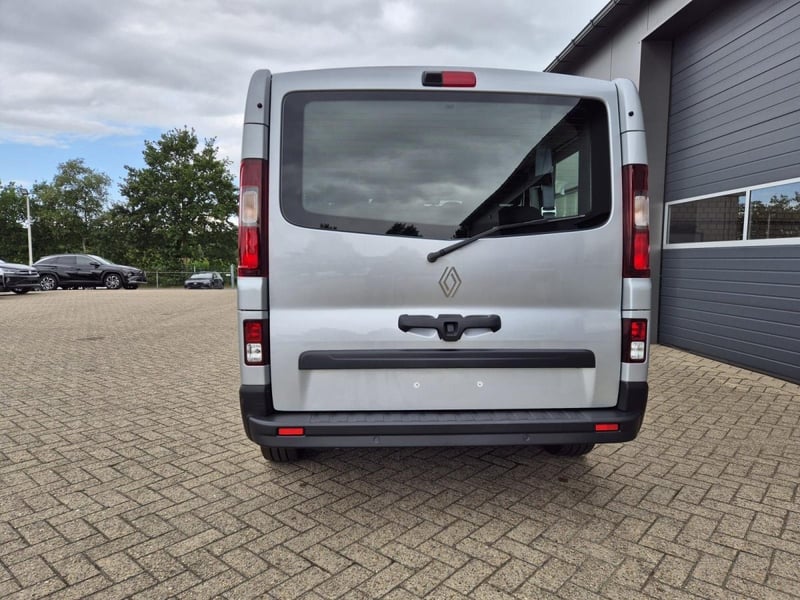 Renault Trafic dCi 150 L2H1 3,0t Grand Equilibre+Rollstuhlbefestigung