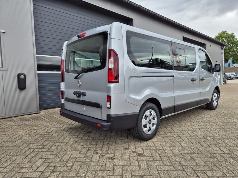 Renault Trafic dCi 150 L2H1 3,0t Grand Equilibre+Rollstuhlbefestigung