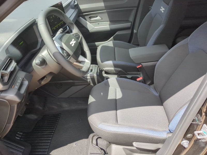 Dacia Duster Hybrid 155 Expression SHZ LKHZ