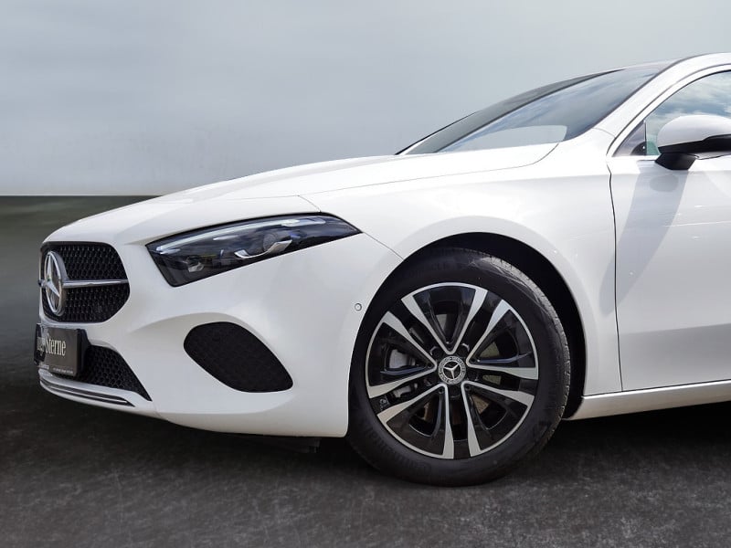 Mercedes-Benz A 200 PROGRESSIVE MULTI KAMERA SPUR PDC SHZ
