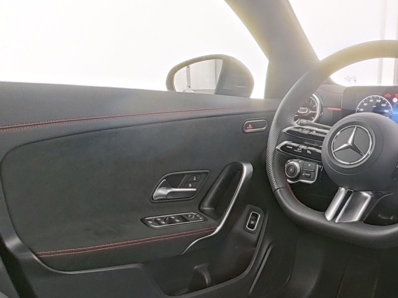 Mercedes-Benz CLA 200 Coupé , AMG KAMERA SPUR PDC SHZ