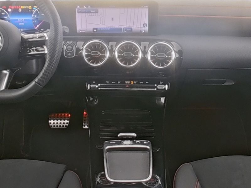 Mercedes-Benz CLA 200 Coupé , AMG KAMERA SPUR PDC SHZ