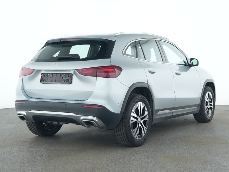 Mercedes-Benz GLA 250 4M , PROGRESSIVE 360 KAMERA PANO SPUR