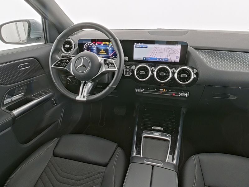 Mercedes-Benz GLA 250 4M , PROGRESSIVE 360 KAMERA PANO SPUR