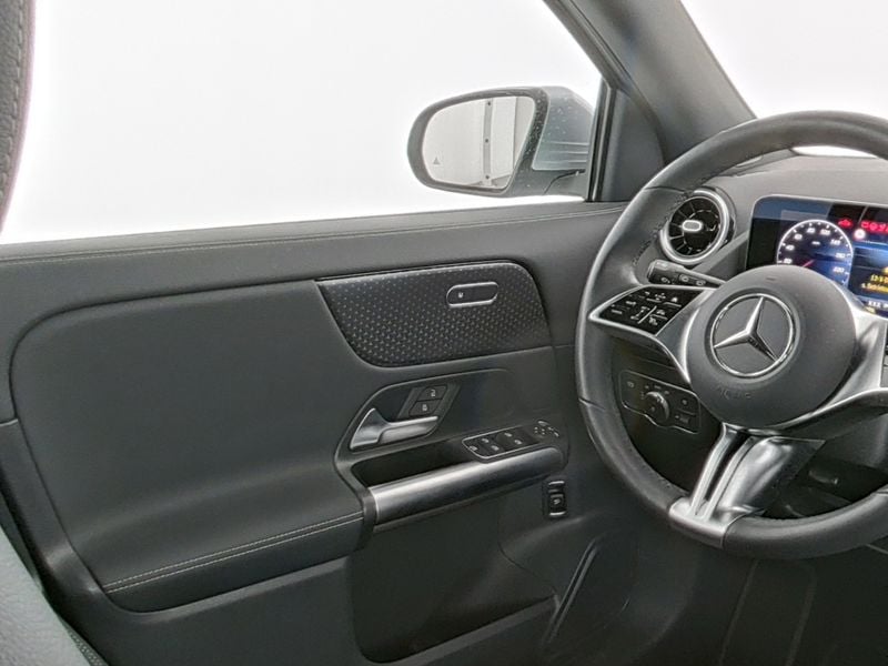 Mercedes-Benz GLA 250 4M , PROGRESSIVE 360 KAMERA PANO SPUR