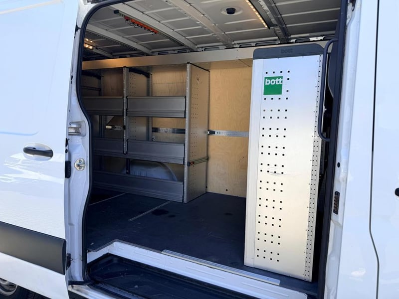 Mercedes-Benz Sprinter 317 KASTEN L2H1 BOTT Regalsystem AHK STANDH