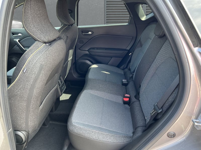 Renault Captur E-TECH 160 Techno SHZ LKHZ GJR
