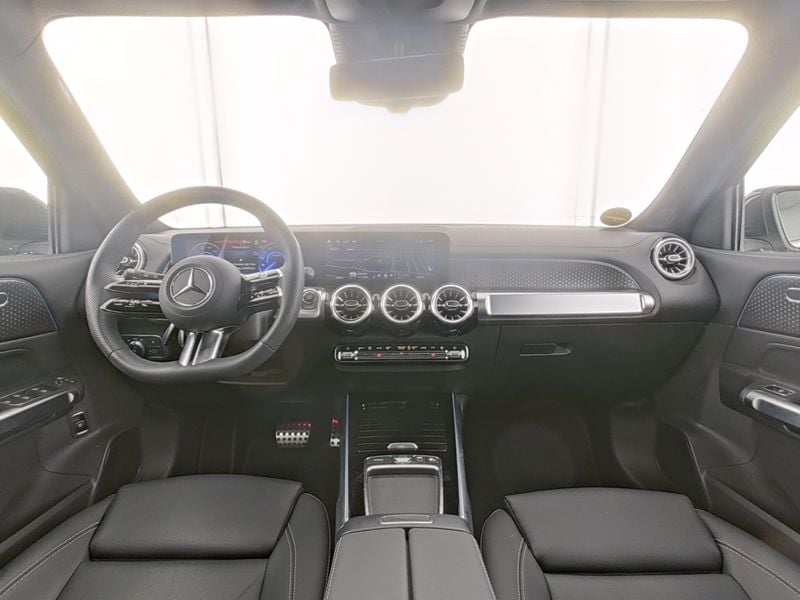 Mercedes-Benz EQB 250+ , AMG MEMO 360 AHK DISTR KAMERA PANO