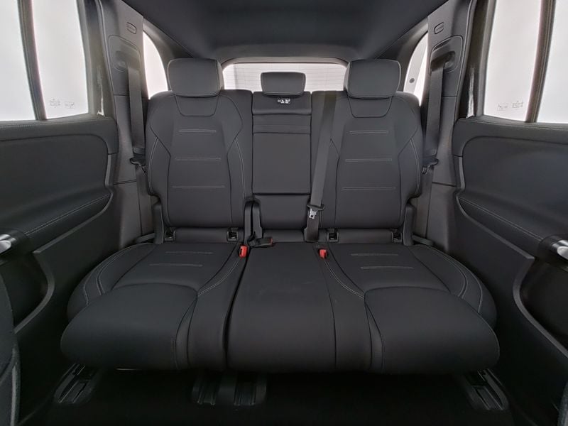 Mercedes-Benz EQB 250+ , AMG MEMO 360 AHK DISTR KAMERA PANO