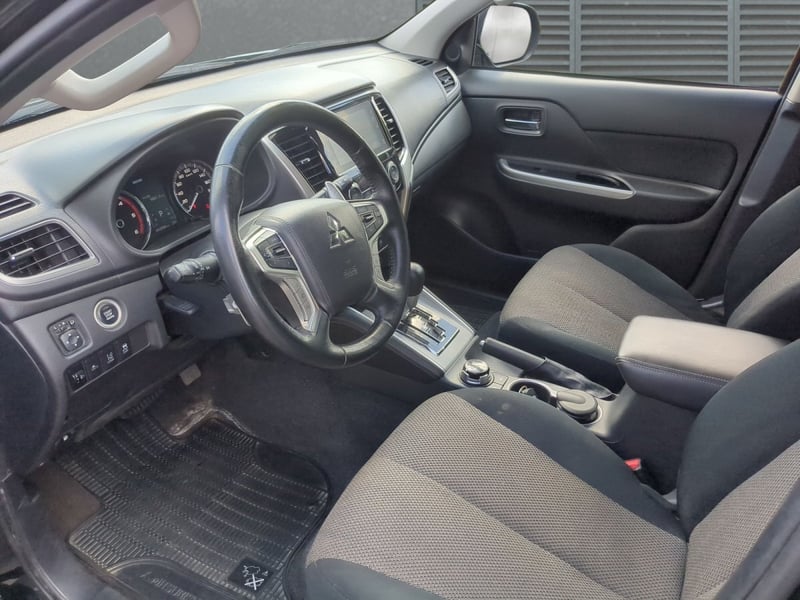 Mitsubishi L200 4x4 2,2 DI-D AT Spirit DoKa AHK