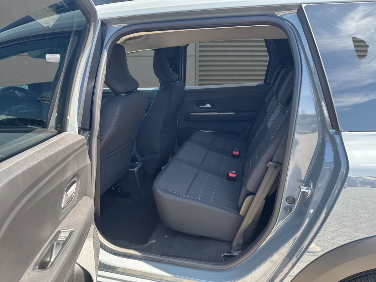 Dacia Jogger TCe 110 Expression 7-Sitzer SHZ+RFK+PDC+LED