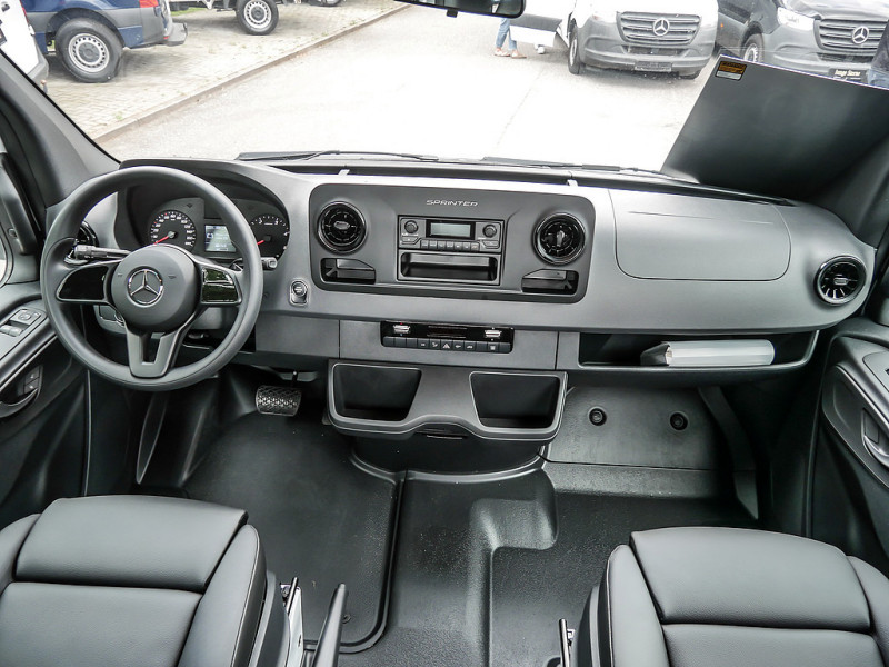 Mercedes-Benz Sprinter 519 4x4 DoKa Pritsche lang mit AHK