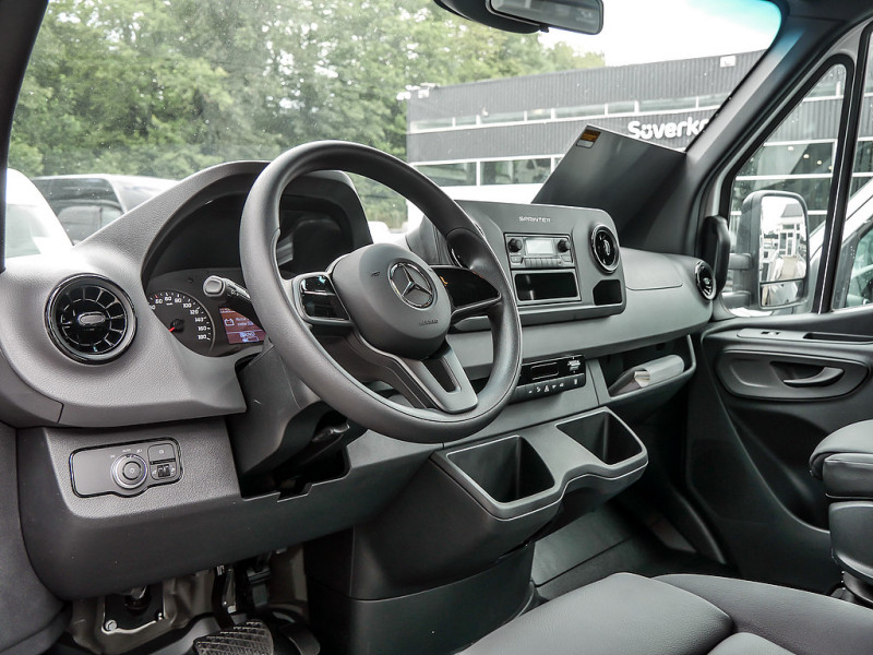 Mercedes-Benz Sprinter 519 4x4 DoKa Pritsche lang mit AHK