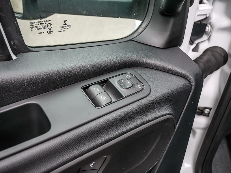 Mercedes-Benz Sprinter 519 4x4 DoKa Pritsche lang mit AHK