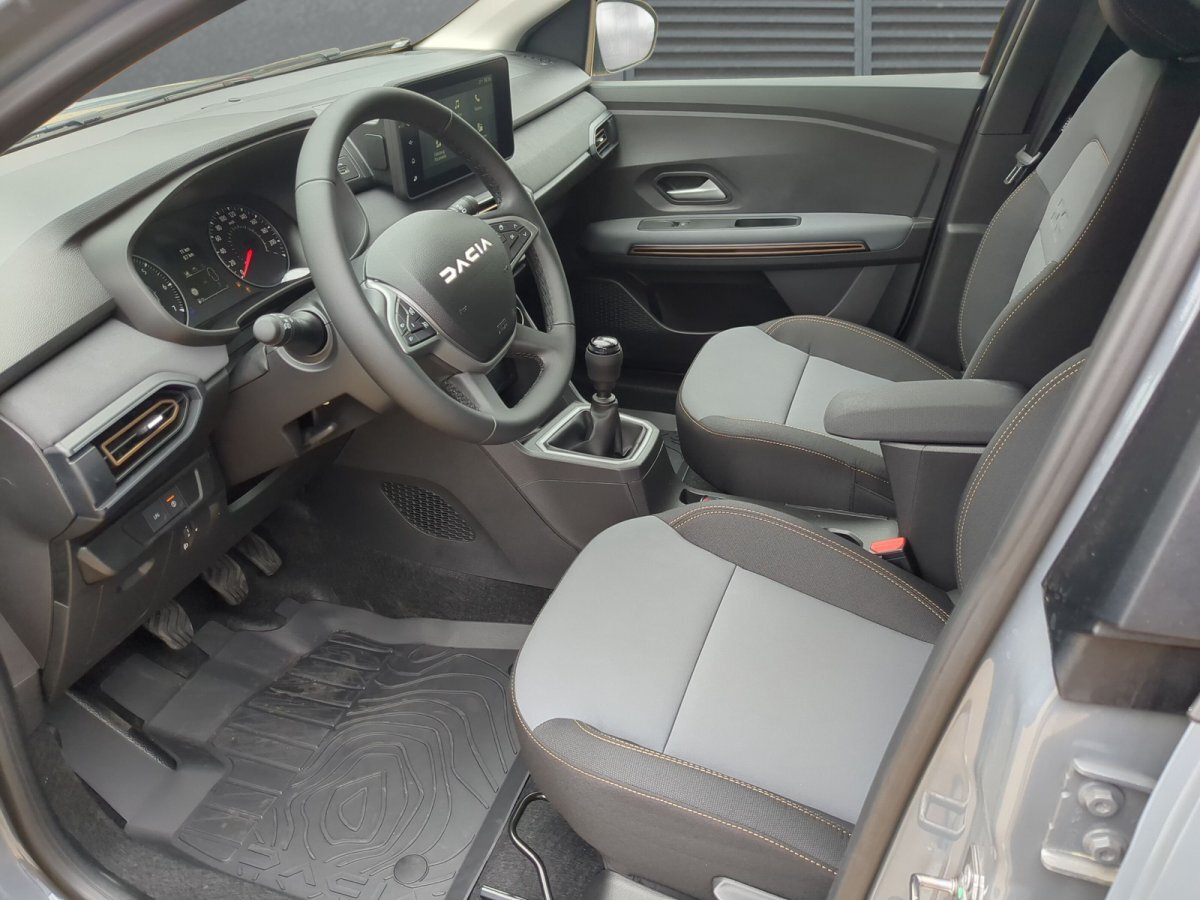 Dacia Jogger TCe 100 ECO-G Extreme SHZ PDC LED 5-S
