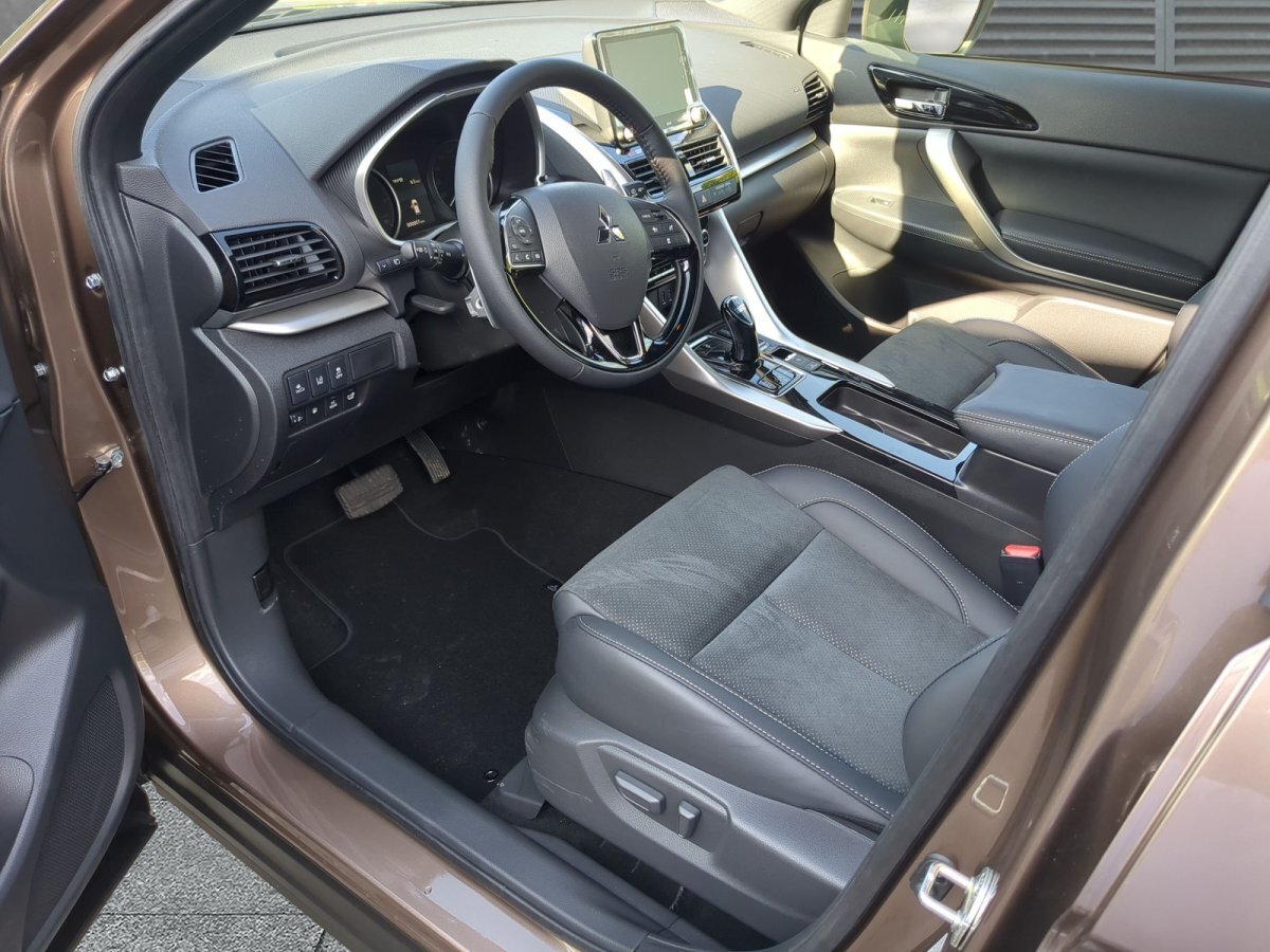 Mitsubishi Eclipse Cross Plug-In Hybrid  Select