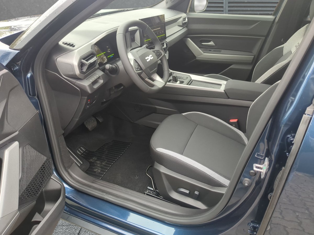 Dacia Bigster Journey Hybrid 155 Multiview