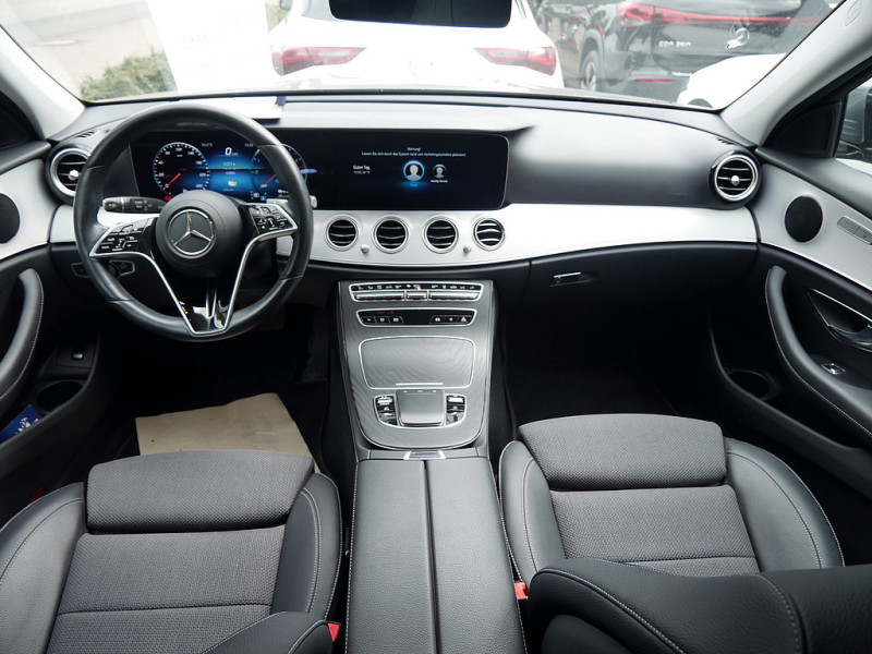 Mercedes-Benz E 300 300 T de AVANTGARDE SPUR AHK KAMERA WIDE PDC