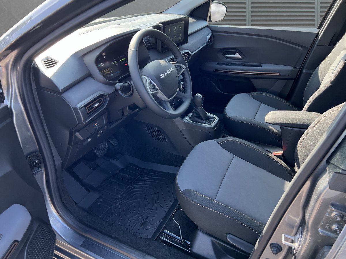 Dacia Jogger TCe 140 Hybrid Extreme+ 7-Sitzer