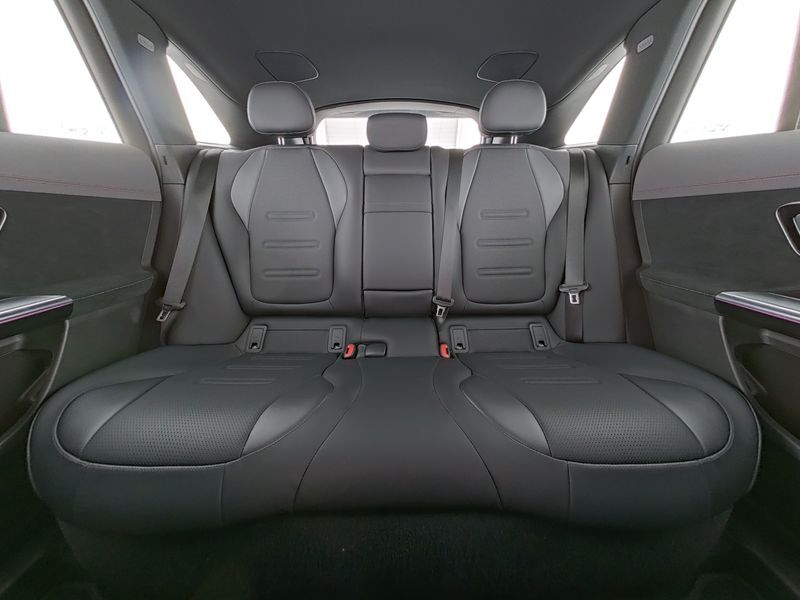 Mercedes-Benz EQE SUV AMG Line
