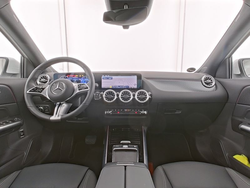 Mercedes-Benz EQA 300 4M Progressive Anhängerkupplung