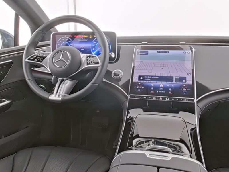 Mercedes-Benz EQE 300