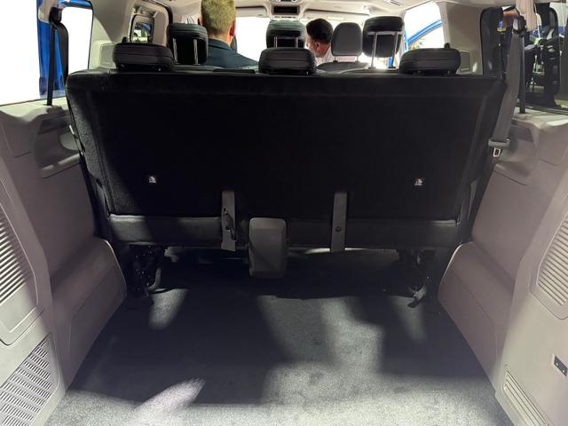 Volkswagen T7 Caravelle Caravelle Kurz 8-Sitzer