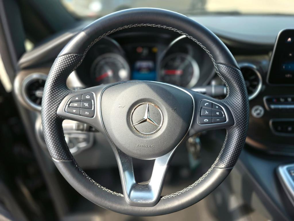 Mercedes-Benz V 300 AVANTGARDE XL ALLRAD NAVI STANDH 8SITZER