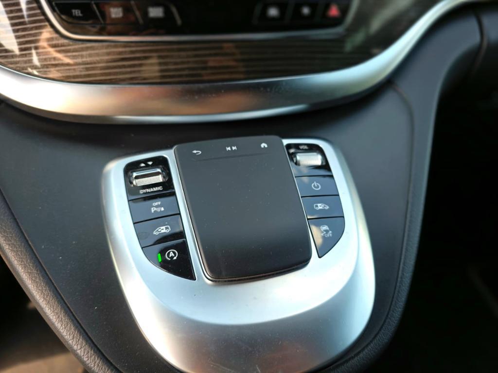 Mercedes-Benz V 300 AVANTGARDE XL ALLRAD NAVI STANDH 8SITZER