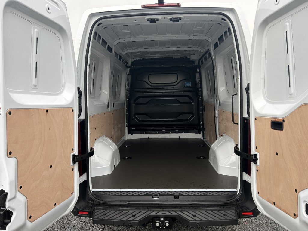 Renault Master Extra dCi 170 AT9 L2H2 3,5t AHK RFK 270°